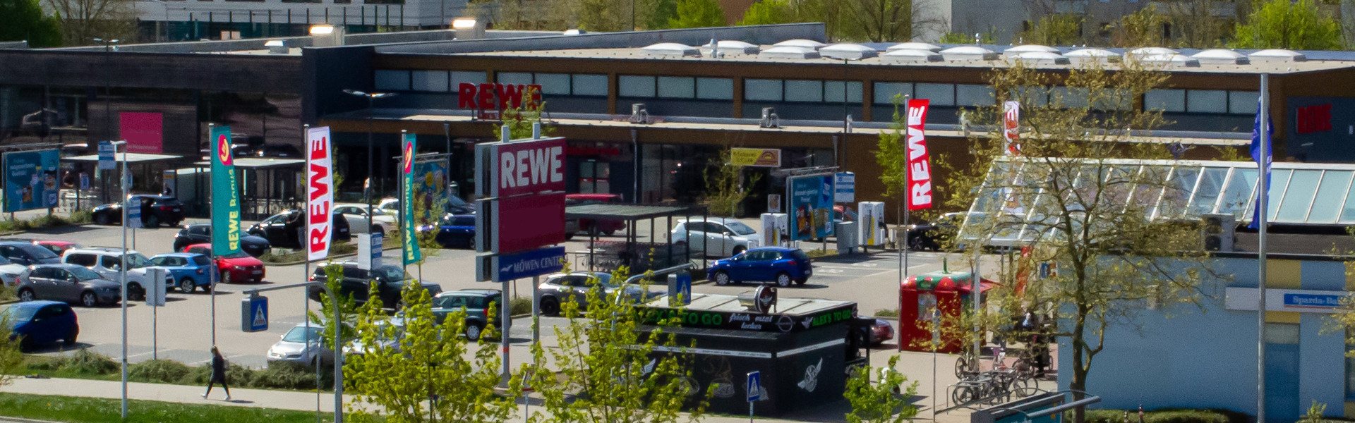Außenansicht-Parkplatz